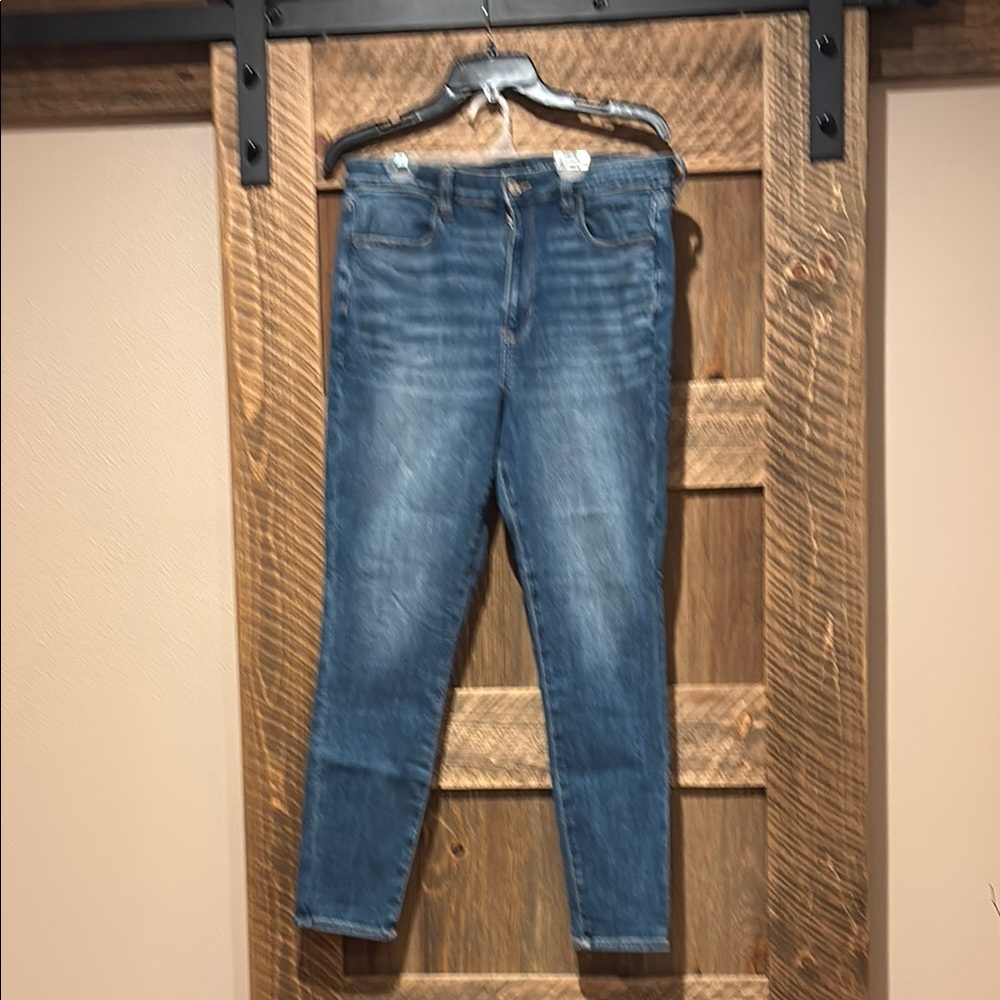 American Eagle super high-rise jegging